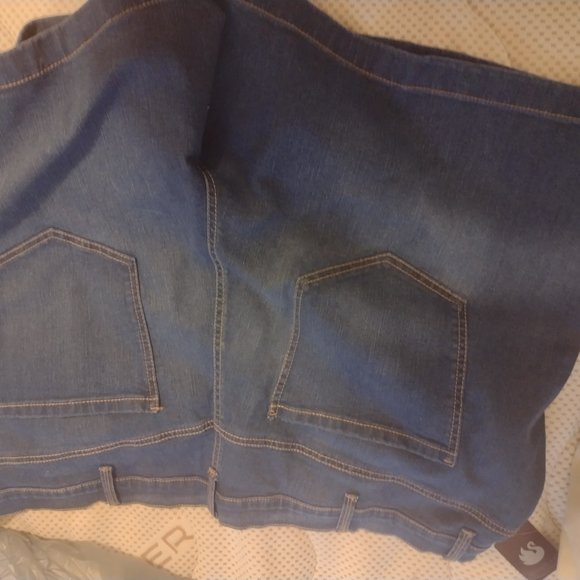 Jean shorts - Picture 2 of 5